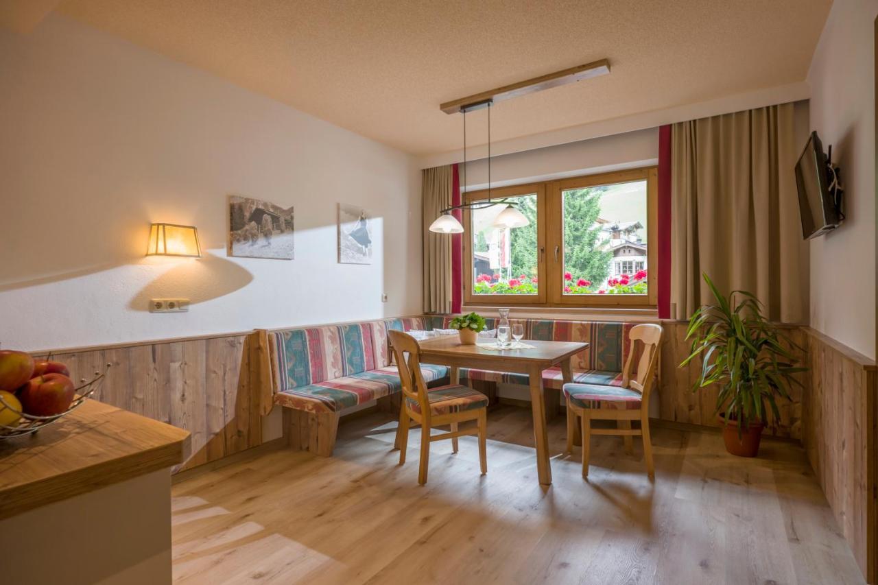 Hotel Pinzger ทักซ์ ภายนอก รูปภาพ