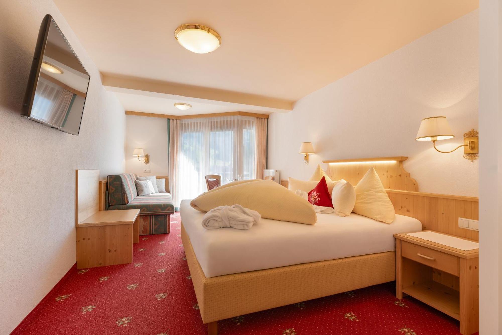 Hotel Pinzger ทักซ์ ภายนอก รูปภาพ