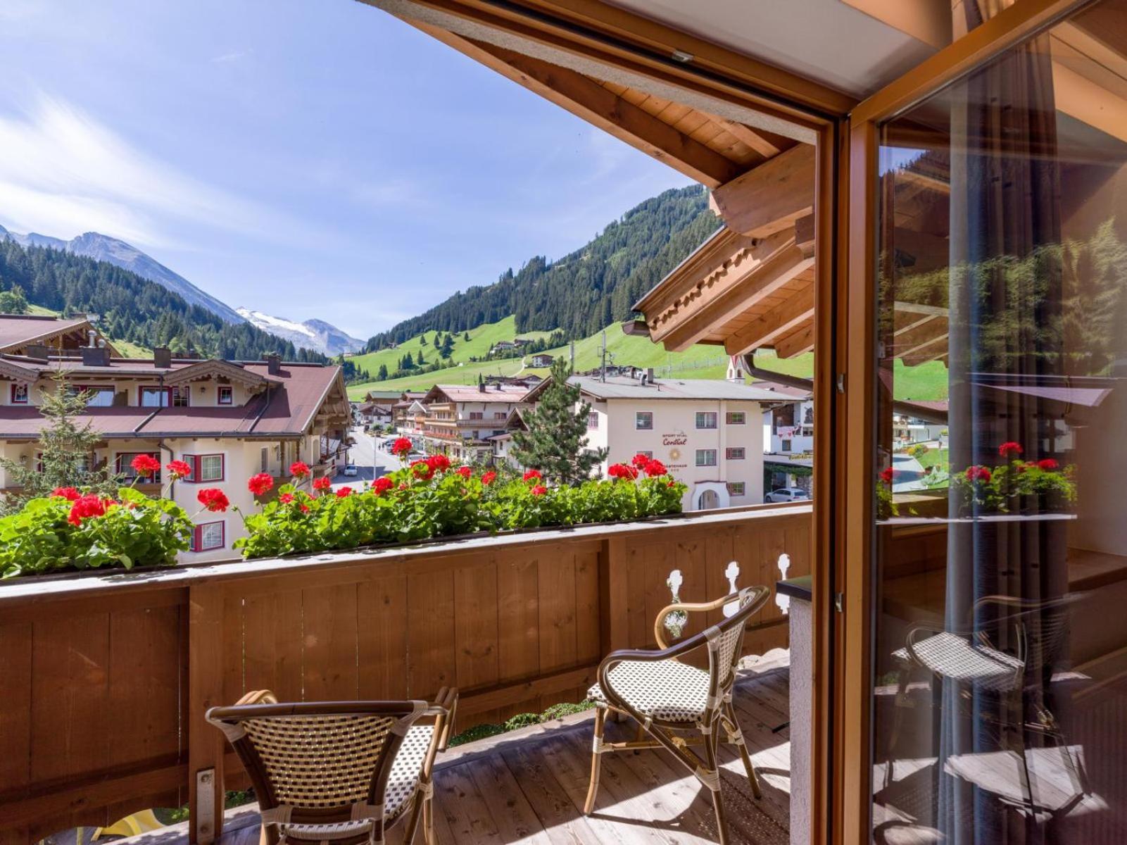 Hotel Pinzger ทักซ์ ภายนอก รูปภาพ